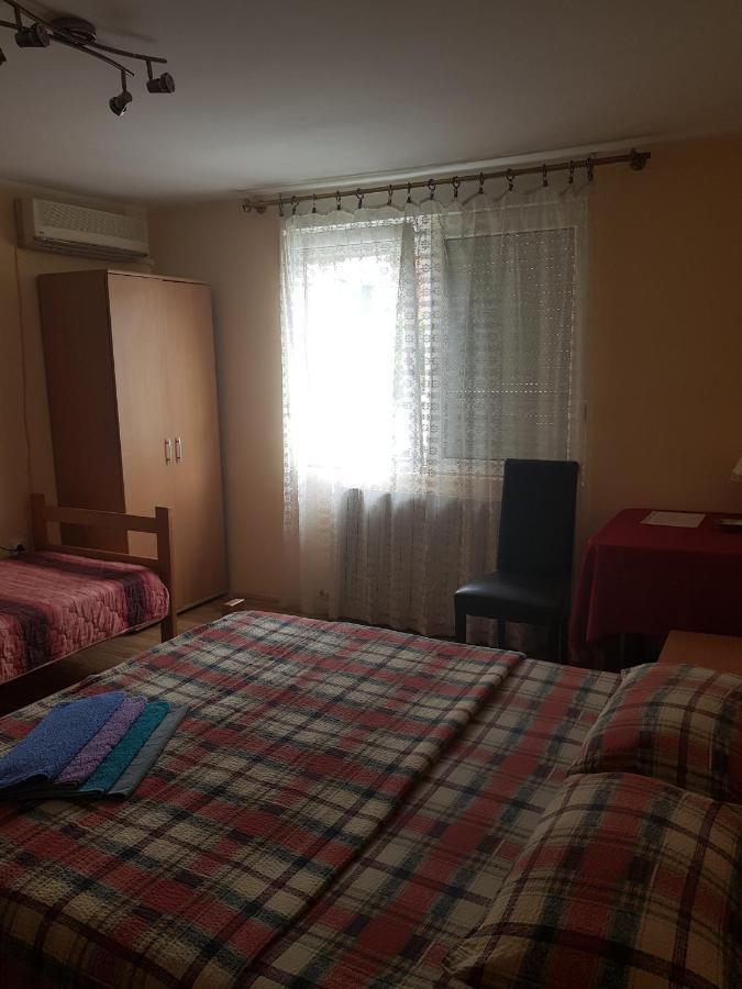 Pansion Lug Ξενοδοχείο Βελιγράδι Εξωτερικό φωτογραφία