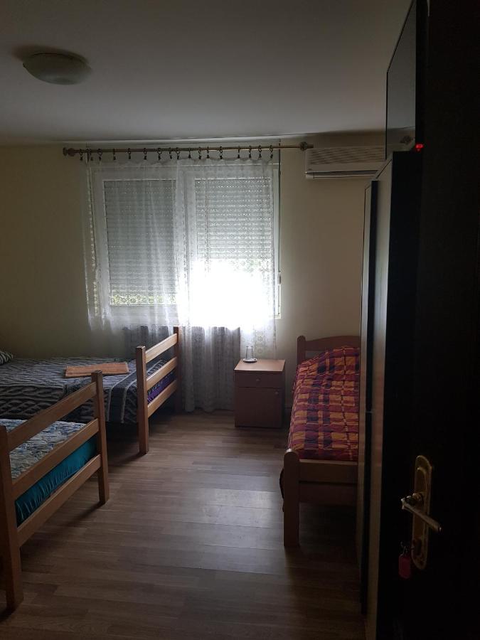 Pansion Lug Ξενοδοχείο Βελιγράδι Εξωτερικό φωτογραφία